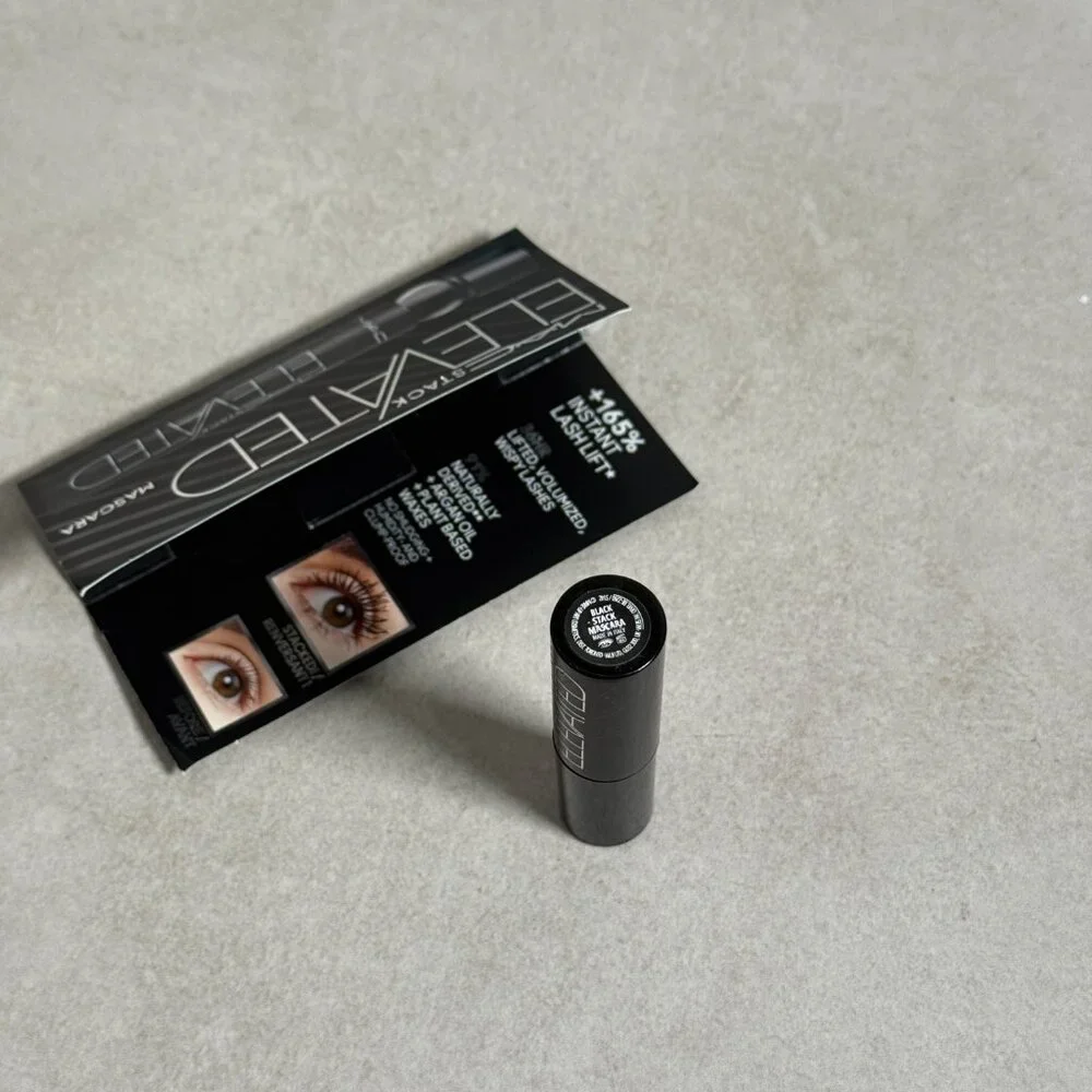 MAC Stack Mascara Superstack Volumizing Lash Mascara Black Mini